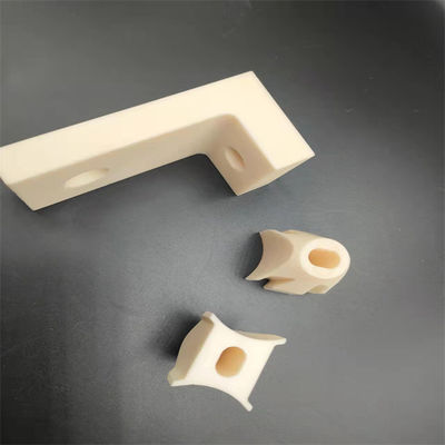 Mitte-hohe Präzisions-Aluminiumoxyd-Platte CNC maschineller Bearbeitung fertigte besonders an